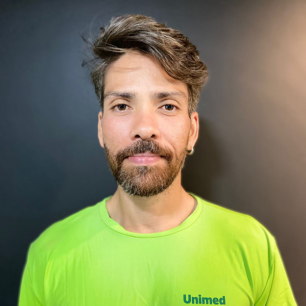 Foto do professor Roberto Fontenele